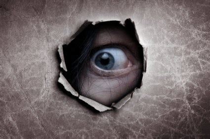 boso sa naliligo sa banyo|Bebot binosohan ng bisita habang naliligo .